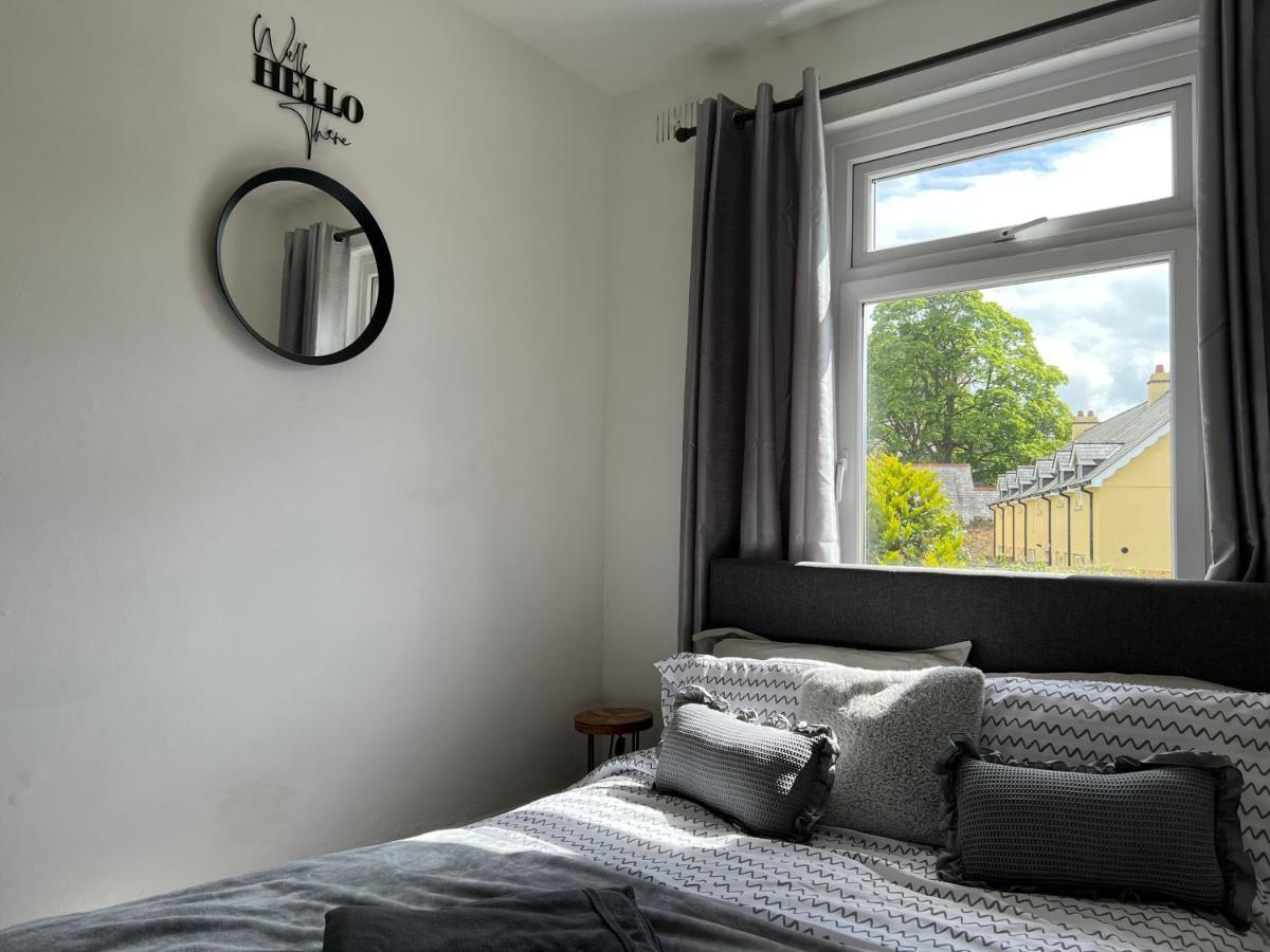 Brecon Town 3 Bedroom House Sleeps 6 Central Location エクステリア 写真