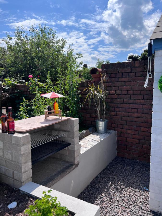 Brecon Town 3 Bedroom House Sleeps 6 Central Location エクステリア 写真